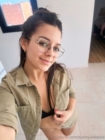 Sunnyvioletx / sunnyvioletxx nude photo #18