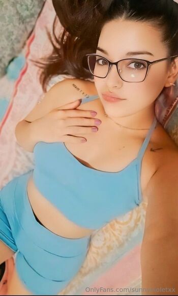 Sunnyvioletx / sunnyvioletxx nude photo #23