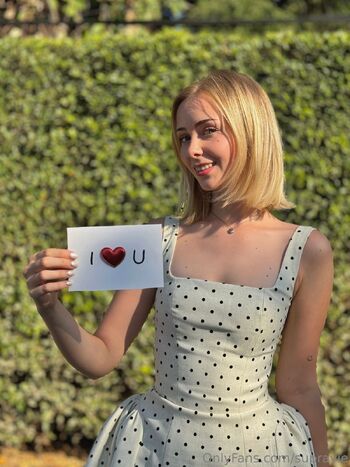 Rave / supravie nude photo #20