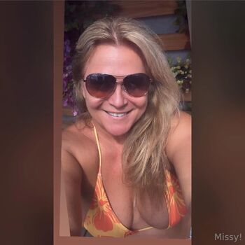 Missy / surfergurl75 nude photo #1