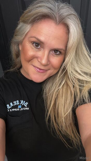 Missy / surfergurl75 nude photo #3