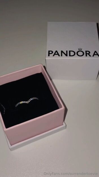 Mommy Evi / surrendertoevie nude photo #17