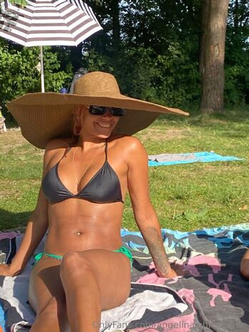 Susi / susi_rose nude photo #14