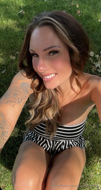 Nurse Susie Double Ds / susieonlyxo nude photo #1