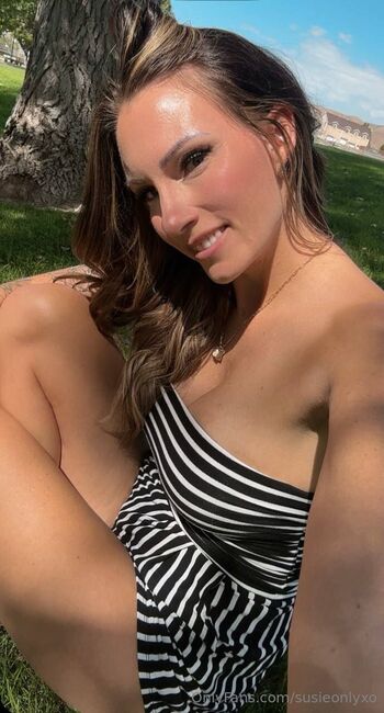 Nurse Susie Double Ds / susieonlyxo nude photo #11