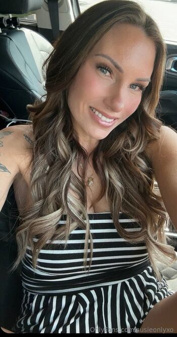 Nurse Susie Double Ds / susieonlyxo nude photo #12