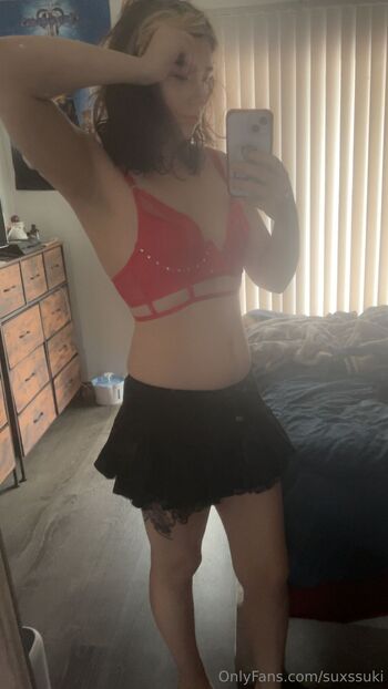 SuxsSuk / suxssuki / cheycherry / suckssuki / cheycakes nude photo #1