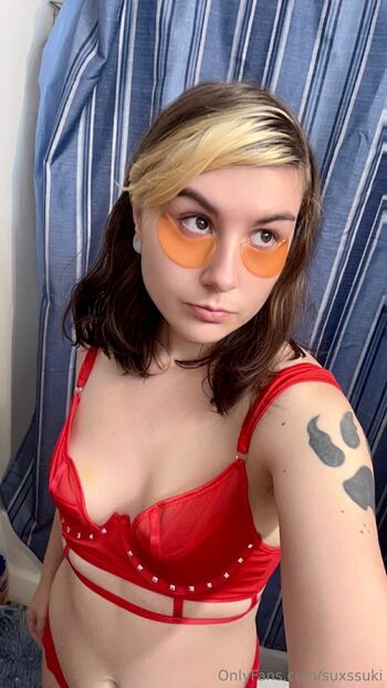 SuxsSuk / suxssuki / cheycherry / suckssuki / cheycakes nude photo #4