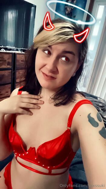 SuxsSuk / suxssuki / cheycherry / suckssuki / cheycakes nude photo #5