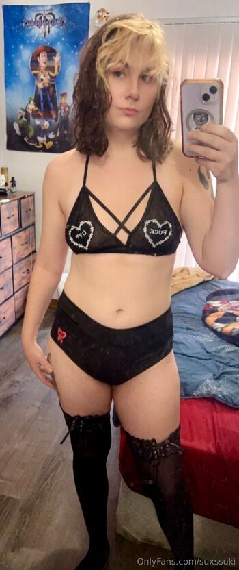 SuxsSuk / suxssuki / cheycherry / suckssuki / cheycakes nude photo #16