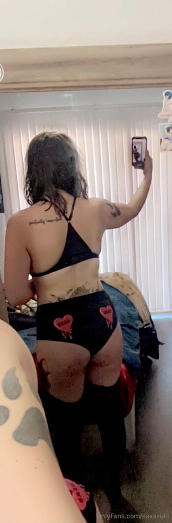 SuxsSuk / suxssuki / cheycherry / suckssuki / cheycakes nude photo #20