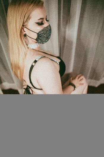 Mask girl / suzumelewd nude photo #2