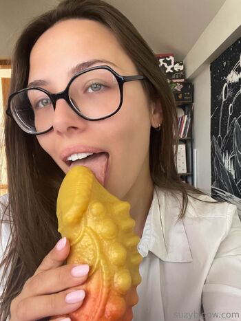 SuzyBloow Free / suzybloow_free nude photo #5