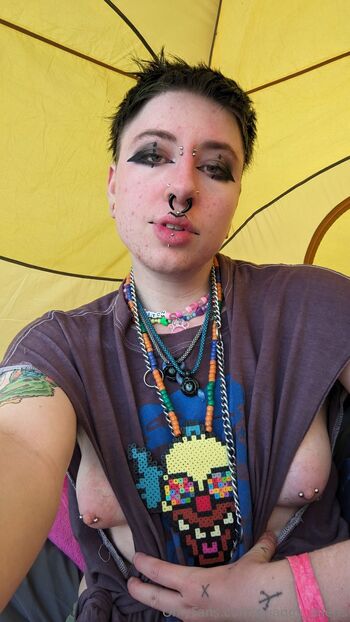 Celest / swaggy_aliens nude photo #10