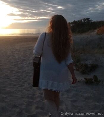 Lil / swe.hot nude photo #2