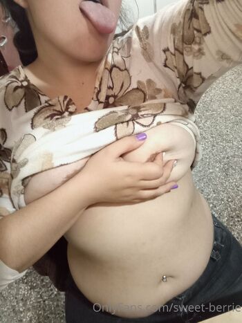 SweetBerri / sweet-berrie nude photo #14