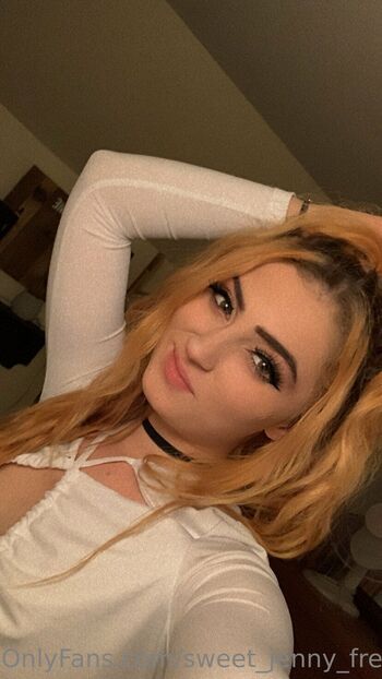 Jenny Sweet QuébécoiseFree Page / sweet_jenny_free / jennifer.d.l / drouin_lavoie / jenniferlavoied nude photo #2