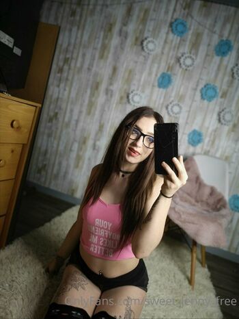 Jenny Sweet QuébécoiseFree Page / sweet_jenny_free / jennifer.d.l / drouin_lavoie / jenniferlavoied nude photo #13