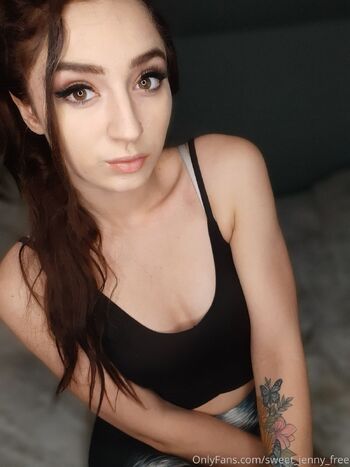 Jenny Sweet QuébécoiseFree Page / sweet_jenny_free / jennifer.d.l / drouin_lavoie / jenniferlavoied nude photo #20