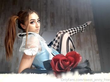 Jenny Sweet QuébécoiseFree Page / sweet_jenny_free / jennifer.d.l / drouin_lavoie / jenniferlavoied nude photo #22