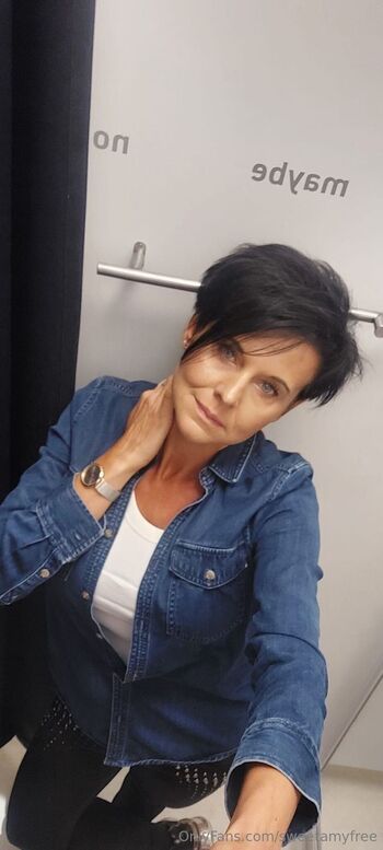 Amy Swee / sweetamyfree nude photo #6