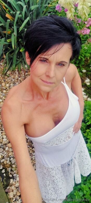 Amy Swee / sweetamyfree nude photo #11