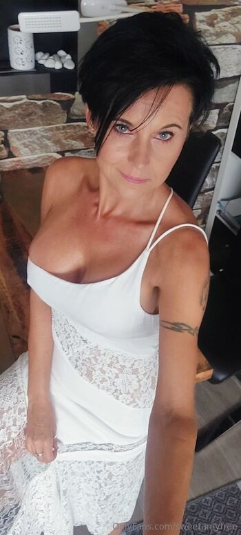 Amy Swee / sweetamyfree nude photo #15