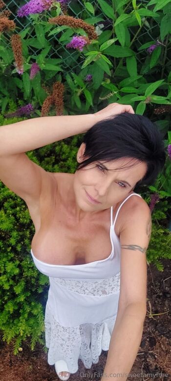 Amy Swee / sweetamyfree nude photo #18