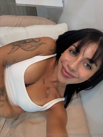 Candace YOUR BADDIE LATINA / sweetcandacee nude photo #9