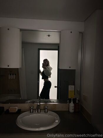 Chloe FRE / sweetchloefree nude photo #3