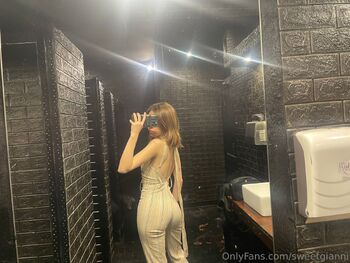 Gianna / sweetgianni nude photo #6