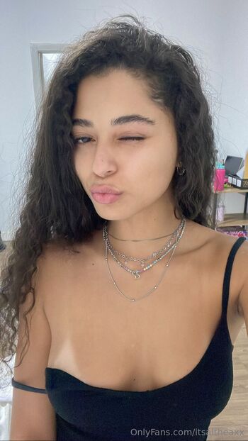 OnlyFans / sweetheartx0x nude photo #14