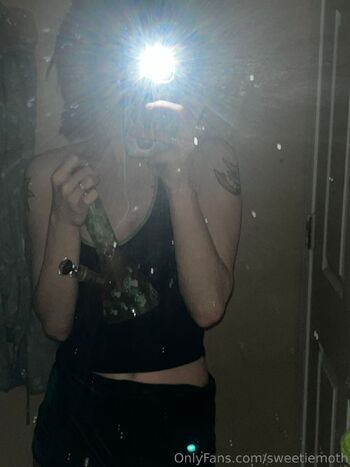 Mot / sweetiemoth / mothinthewalls / mothinsideaskinsuit nude photo #3