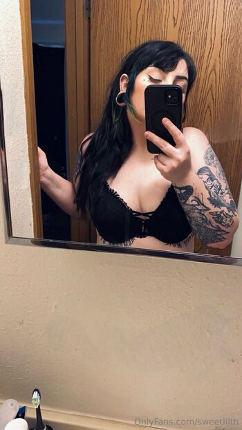 OnlyFans / sweetlilth nude photo #9