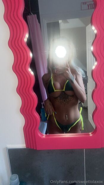 Lol / sweetlolaxox nude photo #1