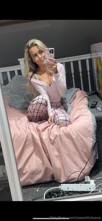 Lol / sweetlolaxox nude photo #3