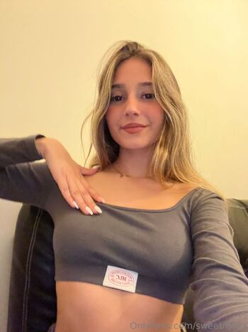 Mila / sweetmilaa nude photo #3