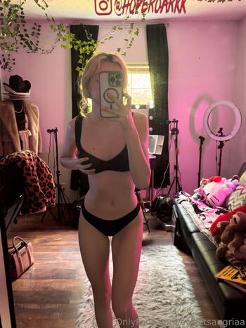 𝐇𝐎𝐏𝐄 / sweetsangriaa nude photo #19