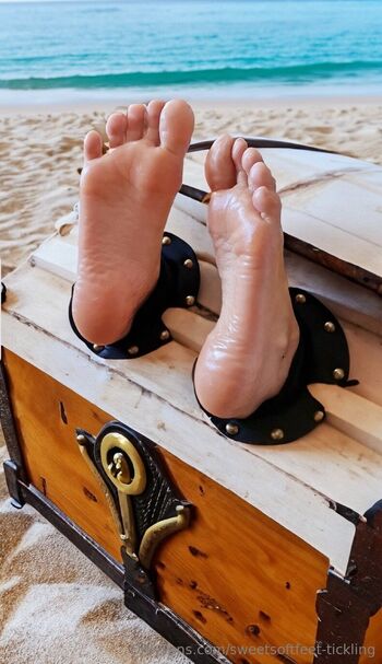 Sweetsoftfeet tickling experienc / sweetsoftfeet-tickling / sweetsoftfeet_tcklng_adventure nude photo #23