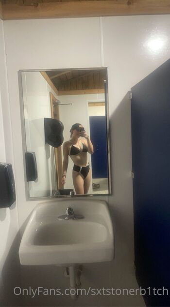 me / sxtstonerb1tch nude photo #33