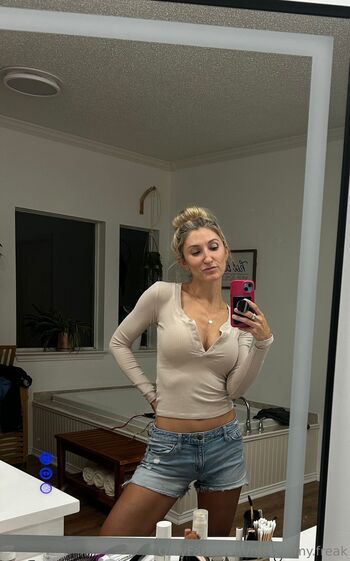 Sydney Lou Wh / sydney.lou.who / hot_mom_fit_bod nude photo #9