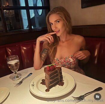 Sydney Lou Wh / sydney.lou.who / hot_mom_fit_bod nude photo #13