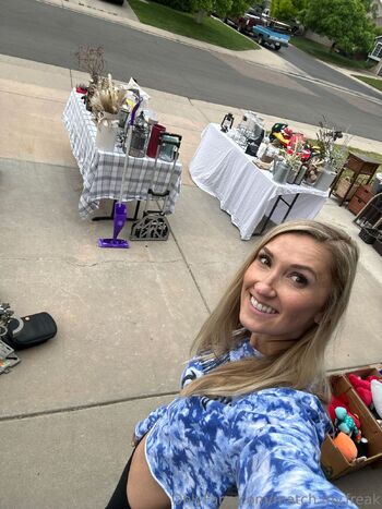 Sydney Lou Wh / sydney.lou.who / hot_mom_fit_bod nude photo #30