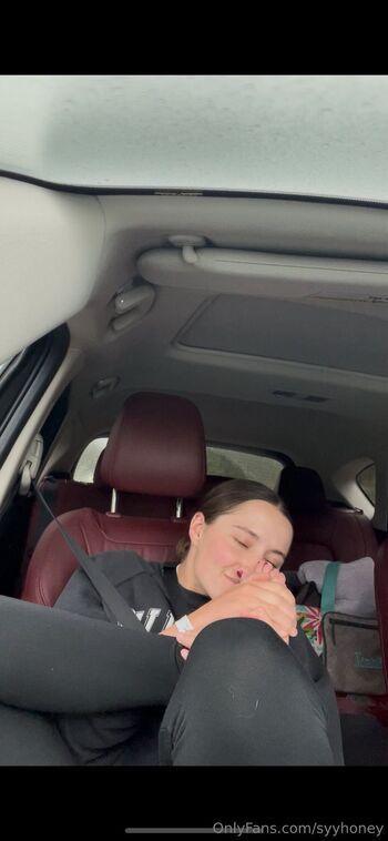 syyhoney nude photo #22