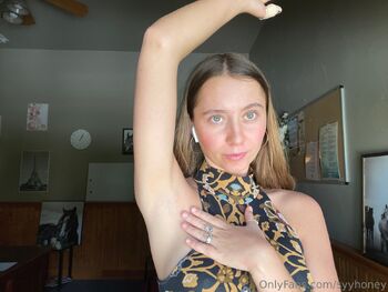 syyhoney nude photo #34