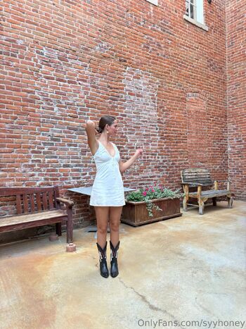 syyhoney nude photo #39