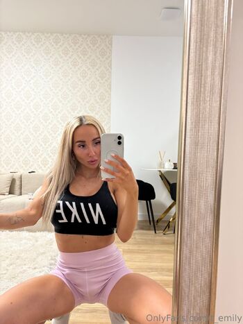 Emily / t_emily nude photo #2