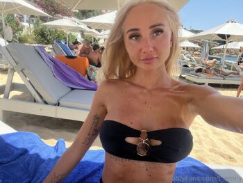 Emily / t_emily nude photo #37