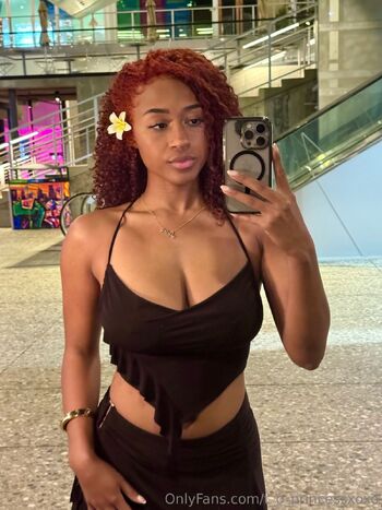 Lan / t_o_princessxoxo / kalani_rodgers / rodgers_kalani nude photo #20