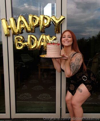 ta / tabbbethaaafree nude photo #13
